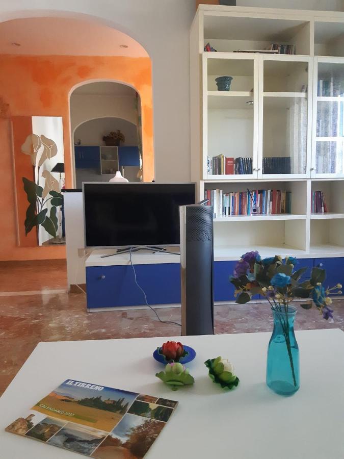 L'Isola Felice Apartment Cecina  Bagian luar foto